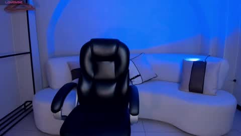 Snapshot of ambarjames_ chatting on October 4, 12:00 pm Ambar online show from October 4, 12:00 pm