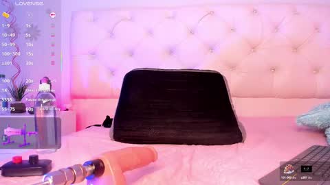 Snapshot of ambeer_fox_ chatting on September 19, 9:47 pm Amber online show from September 19, 9:47 pm