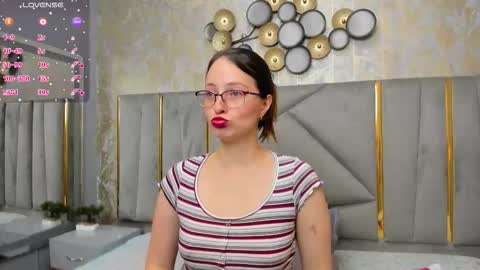 Snapshot of ambeerrwood_ chatting on September 16, 12:57 pm . Amber Wood . online show from September 16, 12:57 pm