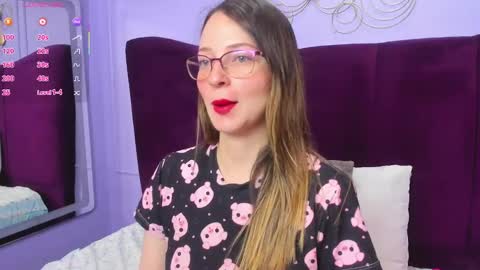 Snapshot of ambeerrwood_ chatting on March 2, 11:41 am . Amber Wood . online show from March 2, 11:41 am