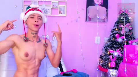 Snapshot of amber_adams_ chatting on December 25, 5:15 pm Amber online show from December 25, 5:15 pm