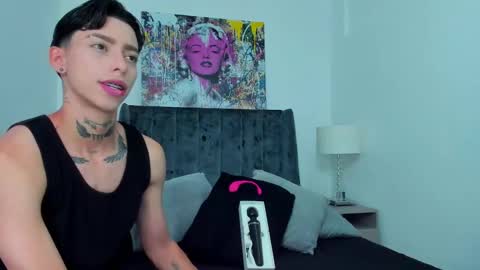 Snapshot of amber_adams_ chatting on January 30, 1:53 pm Amber online show from January 30, 1:53 pm