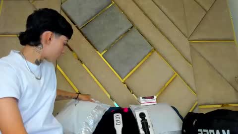 Snapshot of amber_adams_ chatting on October 19, 5:26 pm Amber online show from October 19, 5:26 pm