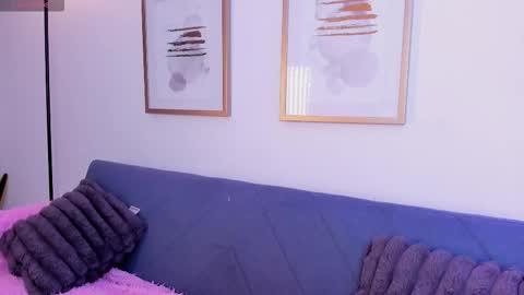 Snapshot of amber_blunt_ chatting on October 13, 9:23 am Amber online show from October 13, 9:23 am
