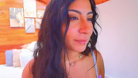 Snapshot of amber_curly chatting on October 1, 9:09 pm amber_curly online show from October 1, 9:09 pm