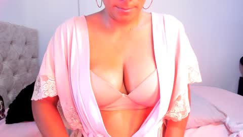 Snapshot of amber_demons chatting on January 16, 8:57 pm Amber Demons online show from January 16, 8:57 pm