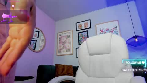 Snapshot of amber_gold113 chatting on February 13, 2:52 pm Amber online show from February 13, 2:52 pm