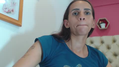 Snapshot of amber_moore chatting on October 7, 12:59 am Amber Moore online show from October 7, 12:59 am