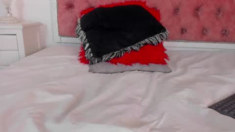 Snapshot of amber_roose75 chatting on October 14, 1:57 pm julieta  online show from October 14, 1:57 pm