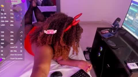 Snapshot of amberblazee_ chatting on October 7, 4:17 am Amber online show from October 7, 4:17 am