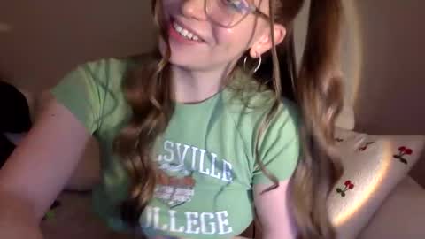 Snapshot of amberbunny1 chatting on January 11, 1:32 pm Amber 3 online show from January 11, 1:32 pm