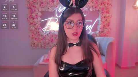 Snapshot of amberfarrell chatting on February 18, 7:43 pm Amber online show from February 18, 7:43 pm