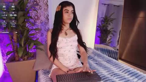 Snapshot of ambermoss_ chatting on October 10, 4:28 am Amber online show from October 10, 4:28 am