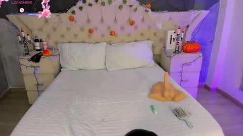 Amber Grey online show from October 23, 6:36 pm