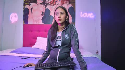 Amber  online show from January 9, 6:15 pm