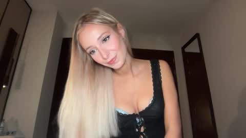 Ambre online show from February 9, 3:20 am