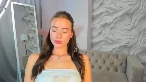 Snapshot of ameli_povilainn chatting on September 11, 10:48 am Ameli online show from September 11, 10:48 am