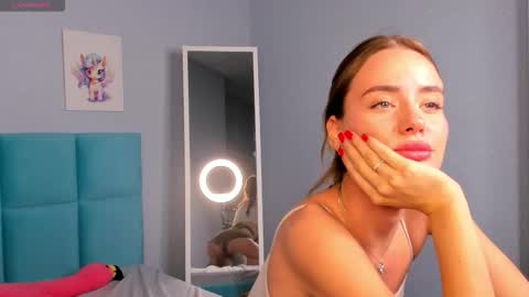 Snapshot of ameli_povilainn chatting on September 10, 10:37 am Ameli online show from September 10, 10:37 am