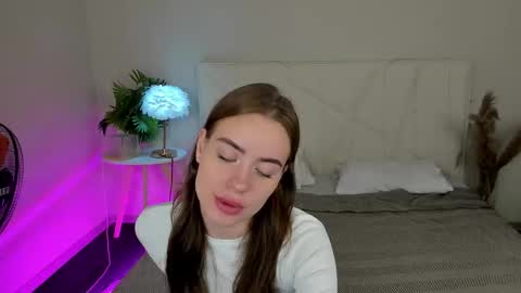 Snapshot of ameli_povilainn chatting on October 14, 11:02 am Ameli online show from October 14, 11:02 am