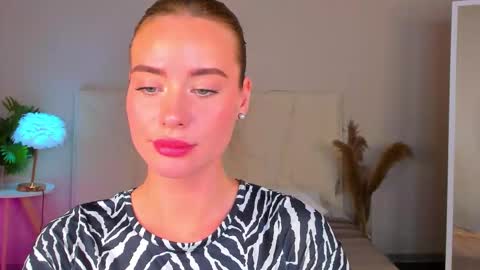 Snapshot of ameli_povilainn chatting on October 9, 11:58 am Ameli online show from October 9, 11:58 am