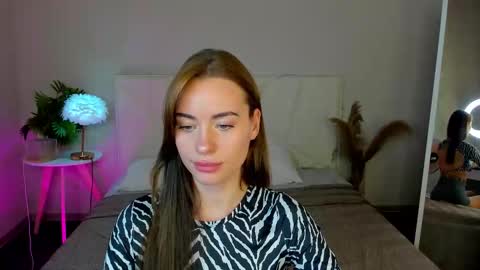 Snapshot of ameli_povilainn chatting on October 12, 10:50 am Ameli online show from October 12, 10:50 am