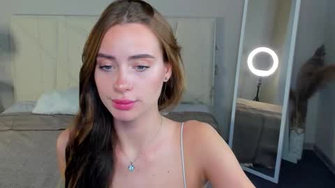 Snapshot of ameli_povilainn chatting on September 24, 10:47 am Ameli online show from September 24, 10:47 am