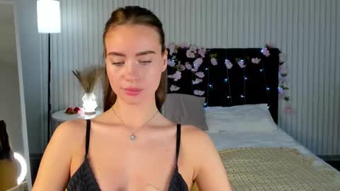 Snapshot of ameli_povilainn chatting on October 3, 11:26 am Ameli online show from October 3, 11:26 am