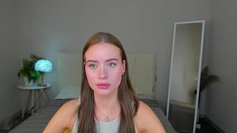 Snapshot of ameli_povilainn chatting on September 27, 11:17 am Ameli online show from September 27, 11:17 am