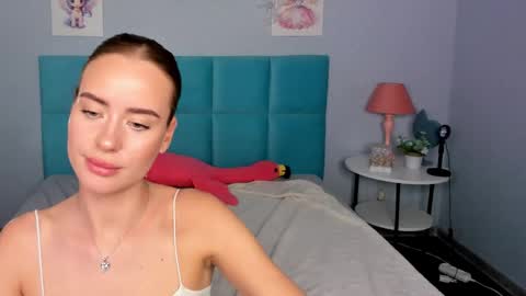 Snapshot of ameli_povilainn chatting on September 15, 11:51 am Ameli online show from September 15, 11:51 am