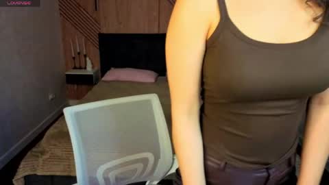 Amelia online show from May 18, 9:15 am