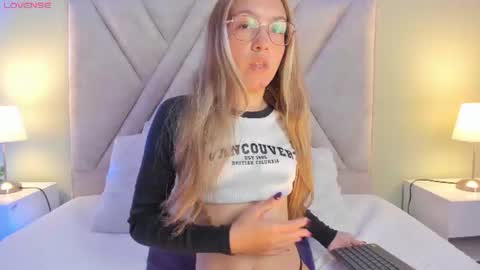 Amelia  online show from July 29, 11:32 am