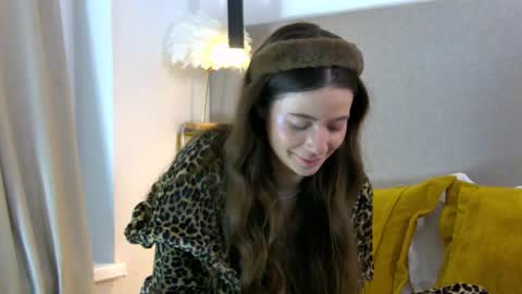 Snapshot of ameliaflares chatting on February 12, 7:02 am Amelia online show from February 12, 7:02 am