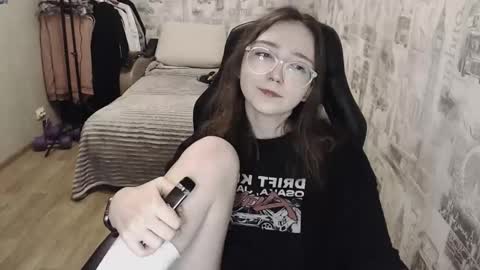 Snapshot of ameliakamishiro chatting on December 4, 3:21 pm Amelia online show from December 4, 3:21 pm