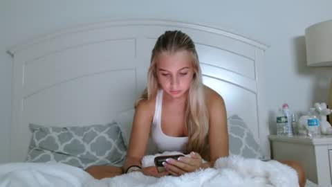 Amelia Lombardi online show from July 29, 1:05 am