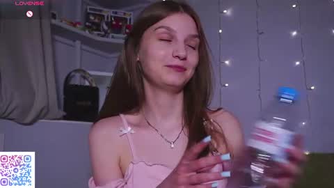 Amelia online show from July 28, 6:53 pm