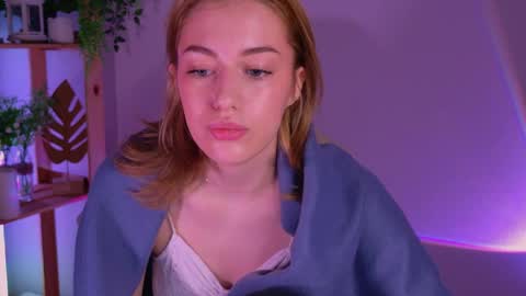 ameliarosaline online show from May 22, 3:59 am