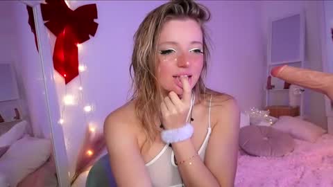 Snapshot of ameliasweety69 chatting on January 5, 11:37 am Amelia online show from January 5, 11:37 am