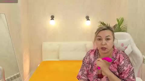 Snapshot of ameliawane chatting on October 14, 9:12 am ameliawane online show from October 14, 9:12 am