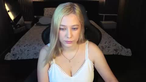 Amelia online show from July 19, 9:22 am