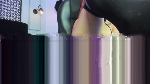 amelie online show from April 30, 5:51 pm