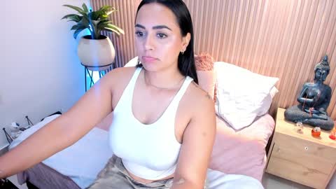 Snapshot of amelie_x chatting on January 16, 3:13 pm Amelie online show from January 16, 3:13 pm