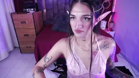 Snapshot of amelierouss chatting on January 31, 8:43 pm AMELIEROUS .. see you tomorrow kisses online show from January 31, 8:43 pm