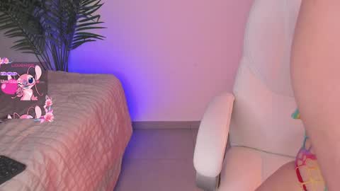 Snapshot of ameliie_brown chatting on December 26, 2:05 pm Amelie online show from December 26, 2:05 pm