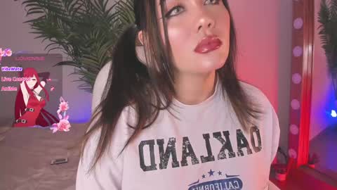 Snapshot of ameliie_brown chatting on January 12, 10:33 pm Amelie online show from January 12, 10:33 pm