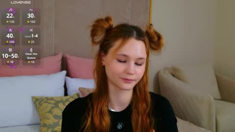 AmeliRoyse online show from April 15, 7:58 pm