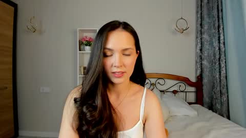 Aylin  online show from May 17, 4:28 pm