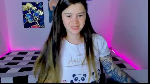 Snapshot of amellymillyy chatting on September 22, 11:03 pm amellymillyy online show from September 22, 11:03 pm