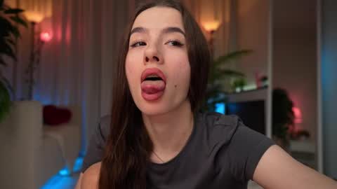Amy  online show from June 5, 1:42 am