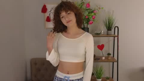 Alivia online show from May 24, 10:03 am