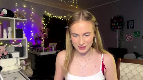 Amily online show from April 5, 2:38 pm